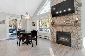 House, 3 Bedrooms | Dining