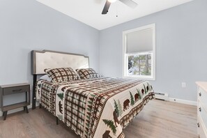 House, 3 Bedrooms | 3 bedrooms, iron/ironing board, free WiFi - Unwind At Our Beautiful Sanctuary Scenic Views 3 Bedroom Home by RedAwning (Bridgton)