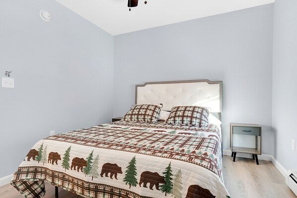 House, 3 Bedrooms | 3 bedrooms, iron/ironing board, free WiFi - Unwind At Our Beautiful Sanctuary Scenic Views 3 Bedroom Home by RedAwning (Bridgton)