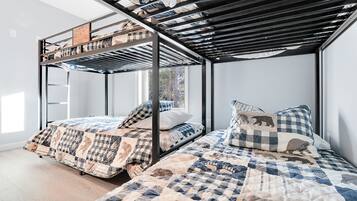 House, 3 Bedrooms | 3 bedrooms, iron/ironing board, free WiFi