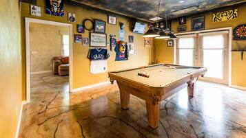 House, 4 Bedrooms | Bilik permainan