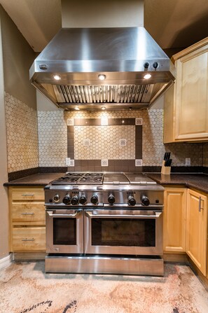 House, 4 Bedrooms | Private kitchen | Fridge, oven, coffee/tea maker, toaster - Chic Renovated Oasis: Disney & Universal Nearby 4 Bedroom Home by RedAwning (Palm Bay)