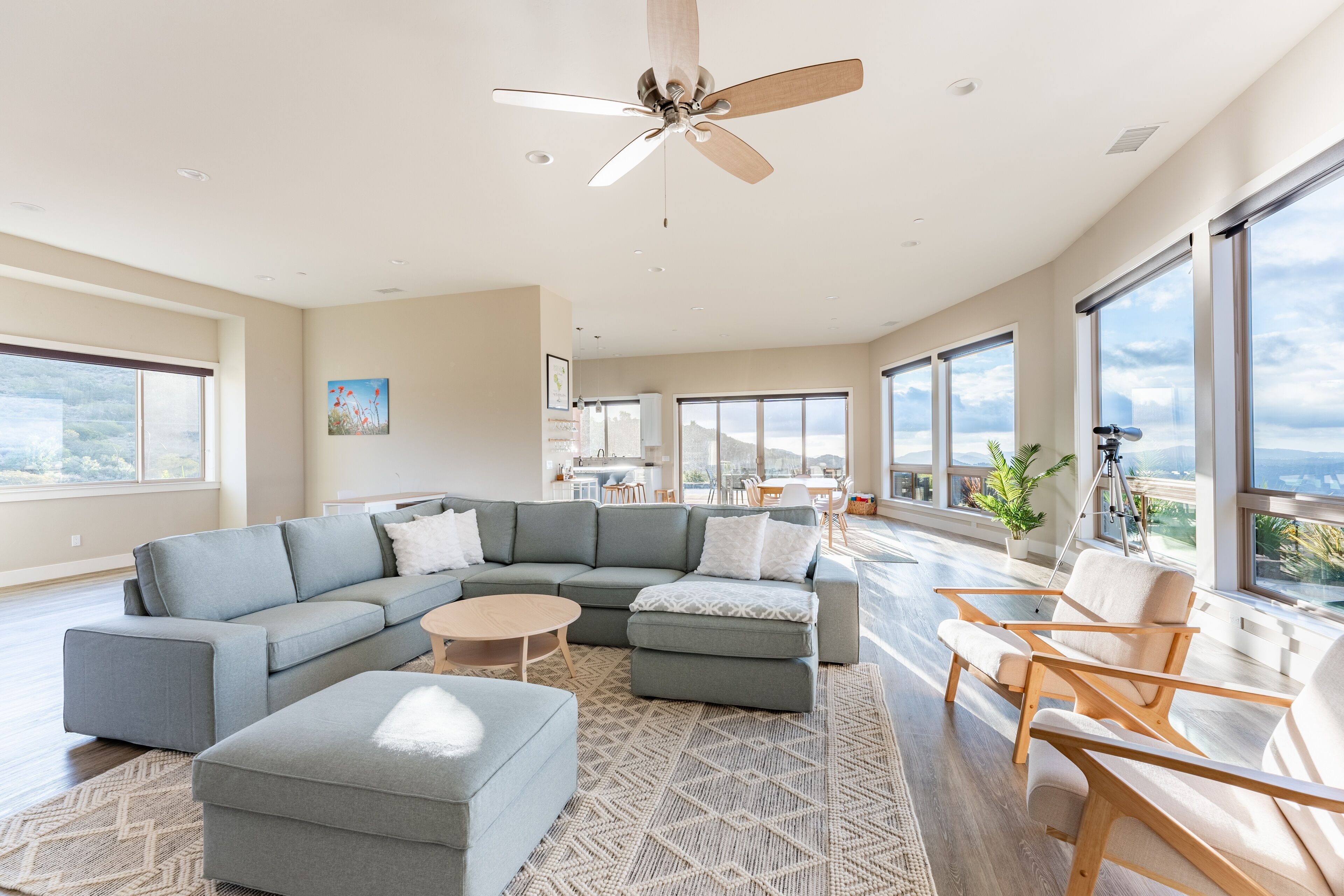 House, 4 Bedrooms | Living area