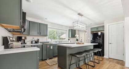 Tranquil Cozy 3br Home With Deck & Bbq 3 Bedroom Home by RedAwning