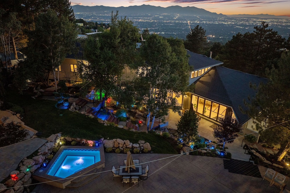 Exclusive Resort Escape: Heated Pool, Spa & Pickleball by RedAwning