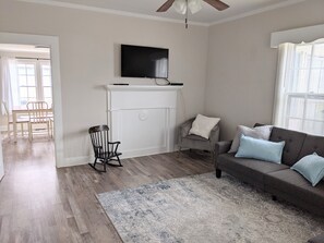 Living area - Quaint Hideaway In The Heart Of Clayton 3 Bedroom Home by RedAwning (Clayton)