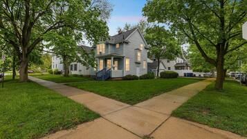 Nhà, 3 phòng ngủ | Ngoại thất