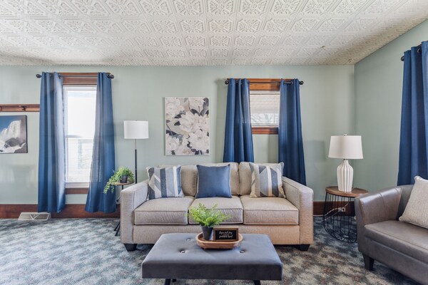 Niagara Falls Home 2br, Pets Ok, Free Parking - Niagara Falls