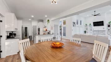 House, 3 Bedrooms | Dining