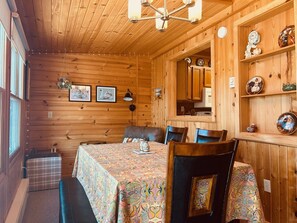 Hús - 2 svefnherbergi | 2 svefnherbergi, vöggur/ungbarnarúm, ókeypis þráðlaus nettenging
