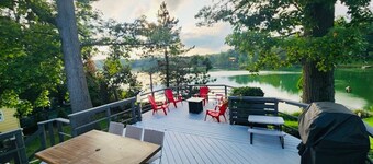 Little Loch 2 Bedroom Home by RedAwning