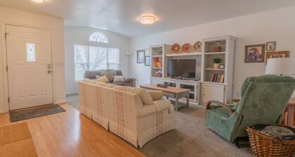 Traveler's Rest 3 Bedroom Home by RedAwning