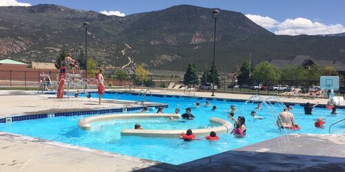 Traveler's Rest 3 Bedroom Home by RedAwning