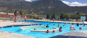 旅行者之休 3 臥室家庭住宅 by RedAwning