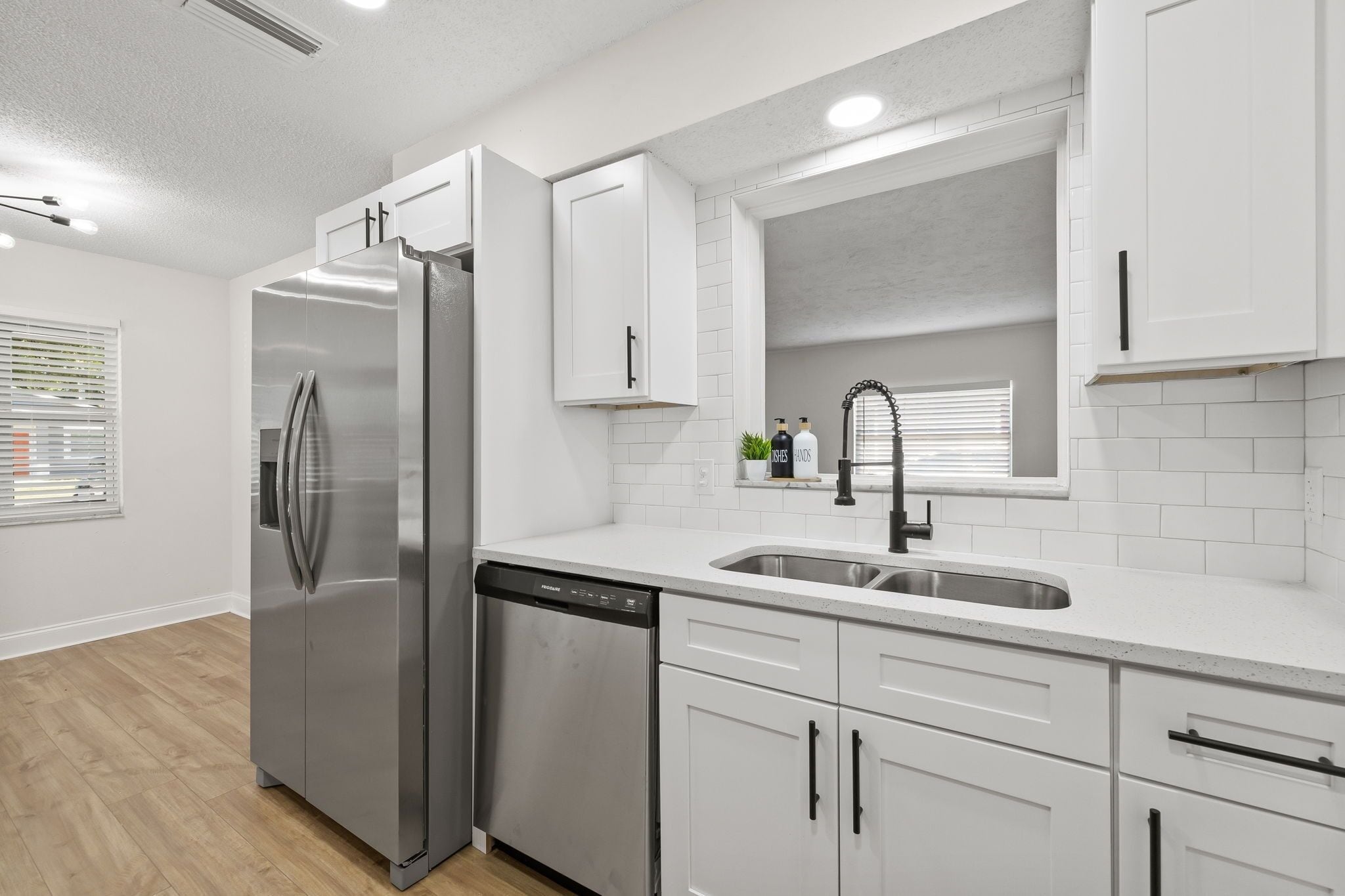 House, 4 Bedrooms | Private kitchen | Fridge, oven, coffee/tea maker, toaster