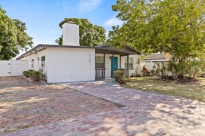 House, 4 Bedrooms | Exterior