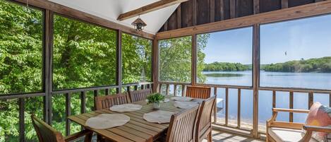 House, 4 Bedrooms | Dining