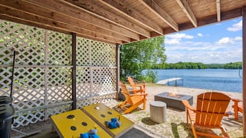 Rumah, 4 kamar tidur | Teras/patio