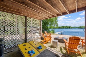 House, 4 Bedrooms | Terrace/patio