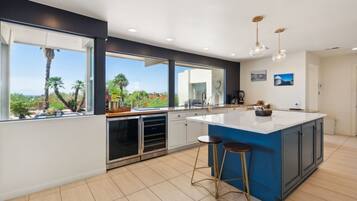 Rumah, 4 kamar tidur | Dapur pribadi | Lemari es, oven, mesin pembuat kopi/teh, dan pemanggang roti