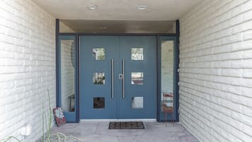 House, 4 Bedrooms | Exterior