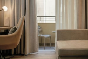 1 bedroom, hypo-allergenic bedding, minibar, in-room safe