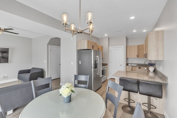 House, 3 Bedrooms | Dining