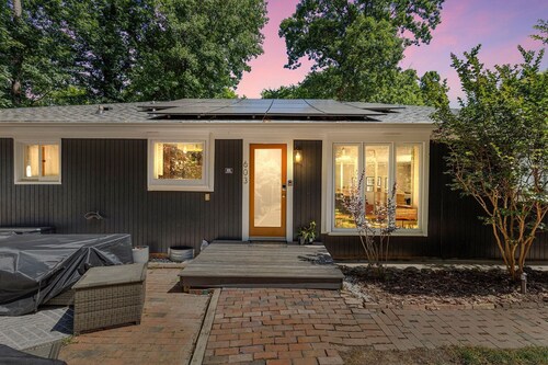 Robin's Rest 3 Bedroom Home by RedAwning