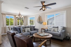House, 3 Bedrooms | Living area
