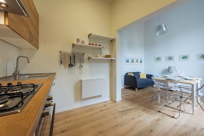 Appartement Classique | Cuisine privée | Grand réfrigérateur, four, lave-vaisselle