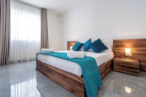 2 bedrooms, iron/ironing board, WiFi, bed sheets - Bright and Modern 2 Bedroom Penthouse (Is-Swieqi)