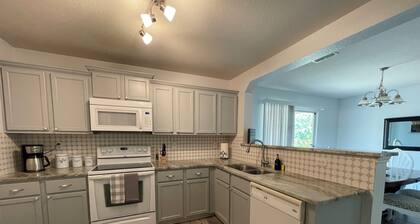 Quiet cul de sac, near SeaWorld and AFB! 3 bedrooms that accommodates up to 8!