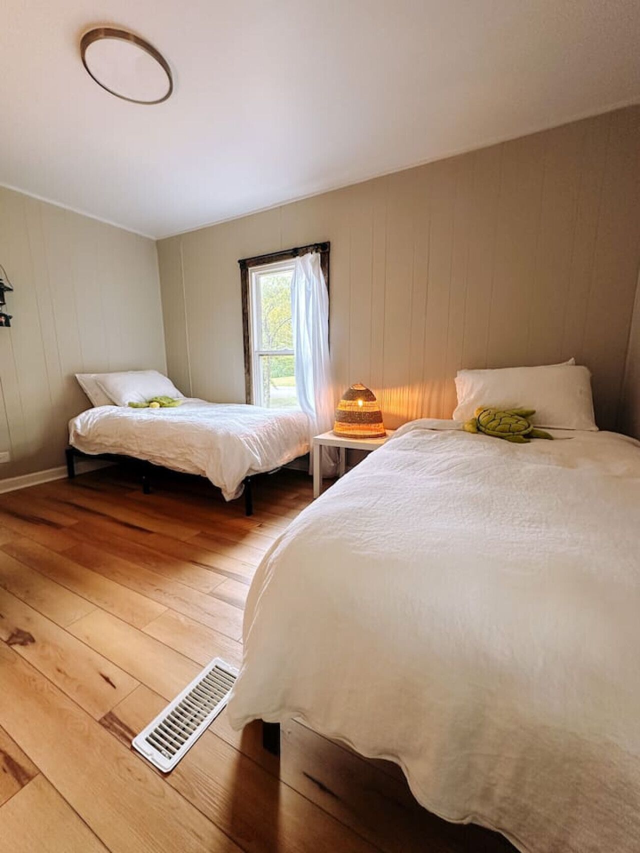 3 bedrooms, desk, iron/ironing board, WiFi