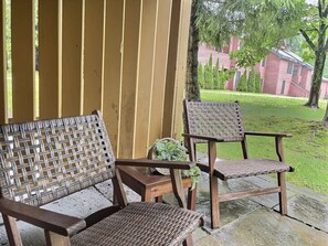 Terrace/patio - BeaverBox-  Pool, Hot Tub, Sauna, Pool Table (Killington)