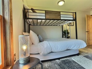 2 Schlafzimmer, Bügeleisen/Bügelbrett, Reisekinderbett, kostenloses WLAN
