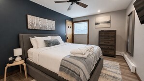2 bedrooms, iron/ironing board, travel cot, free WiFi - BeaverBox AC, Pool, Hot Tub, Sauna, Near Resort (Killington)
