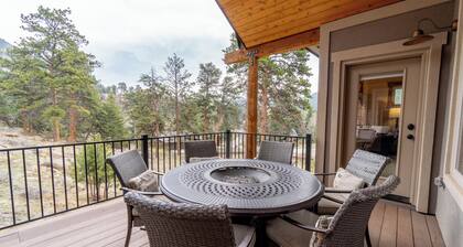 Beautiful New Home with Views of Castle Mountain - 3510