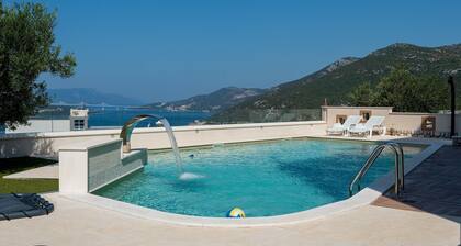 Apartment with Pool "Sunset Cove" / Apartment with pool