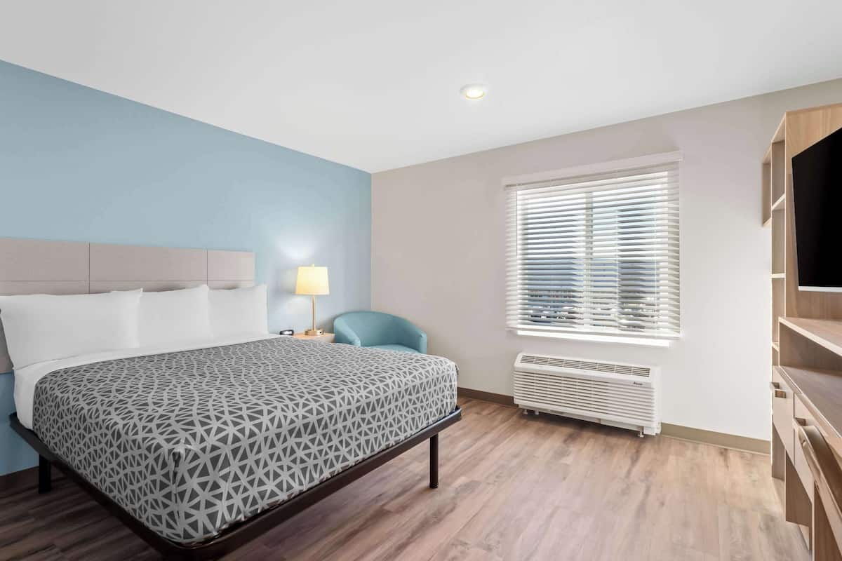 Suite, 1 cama Queen size, para no fumadores | Escritorio, wifi gratis y ropa de cama