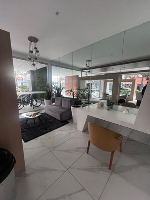 Interior - Hermoso Lugar con Terraza y Parrilla! Ideal Para Familias o Parejas. Centrico (Barranco)