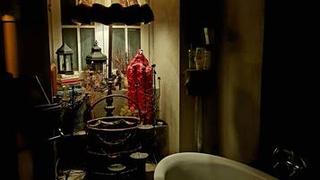 Haartrockner, Handtücher, Seife, Shampoo