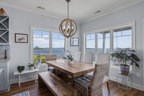 Dining - The Point at Marshallberg-Waterfront Home (Marshallberg)