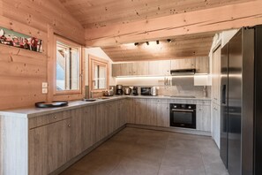Frigorifero, microonde, forno, lavastoviglie