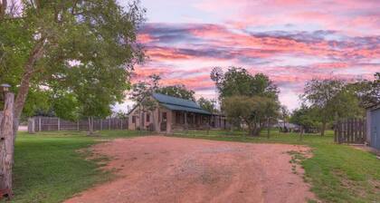 Historic & Remodeled Sunday Haus-5 Mins to Dtown!