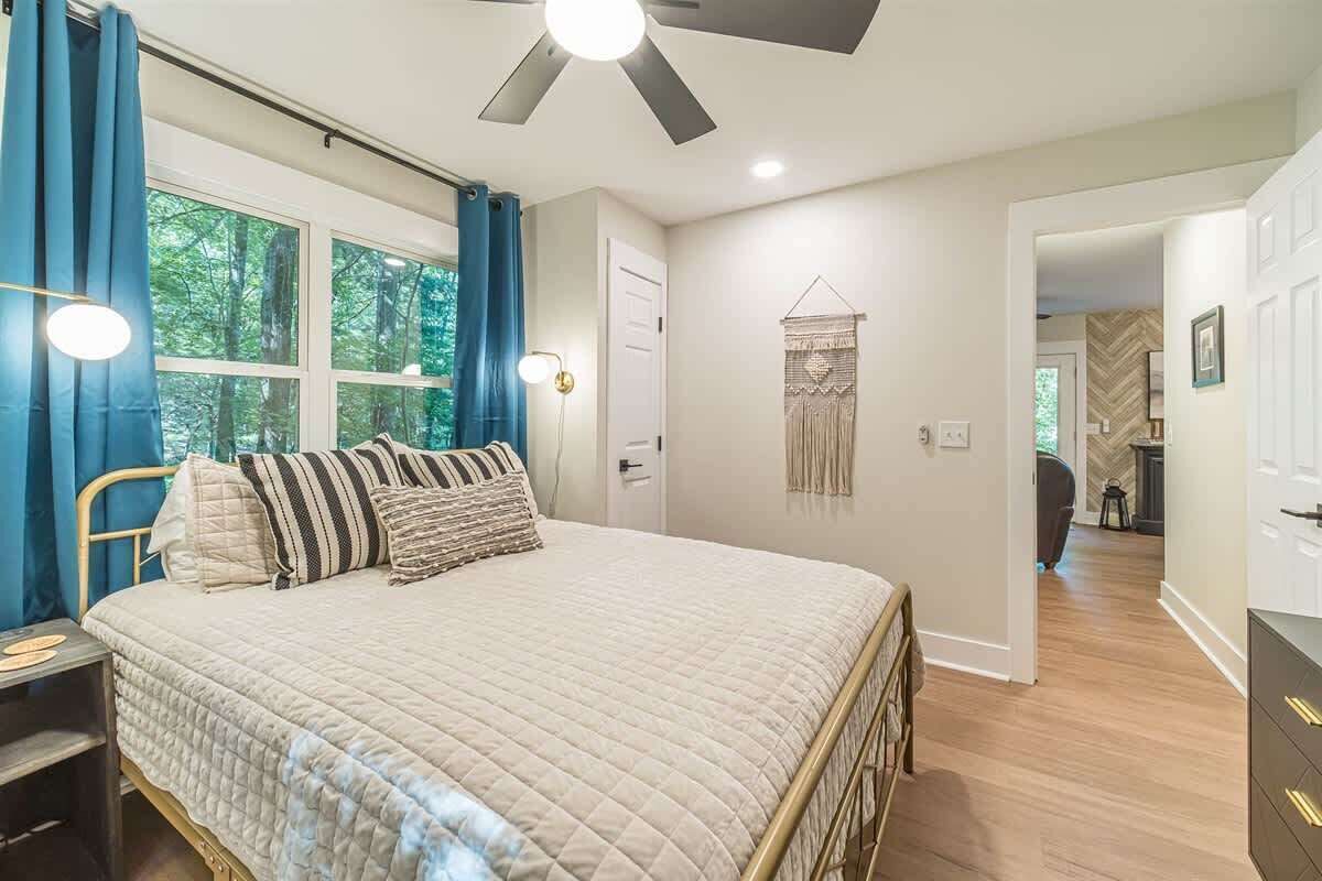 2 bedrooms, desk, iron/ironing board, free WiFi