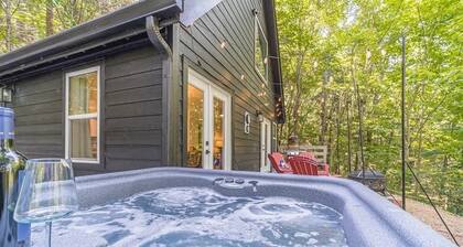 RIDGEVIEW RETREAT | HOT TUB | FIRE PIT AND GAMES
