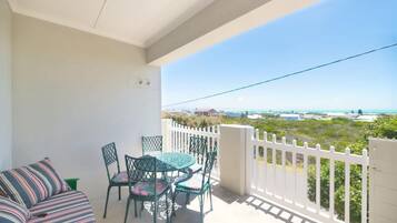 Deluxe Apartment | Balcony