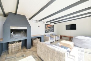 Familjestuga | Vardagsrum | Eldstad