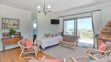 Deluxe Apartment | Living area