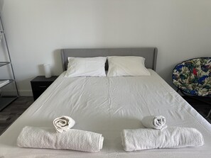 Apartment | 1 bedroom, free WiFi, bed sheets - Ocean View Retreat in Paco de Arcos (Oeiras)
